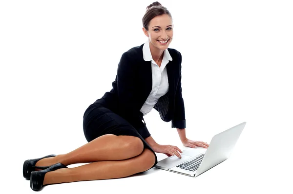 Business executive working on laptop Royalty Free Stock Photos