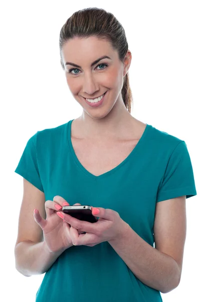 Woman sending text message — Stock Photo, Image