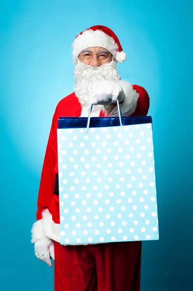 Santa com sacos de compras — Fotografia de Stock