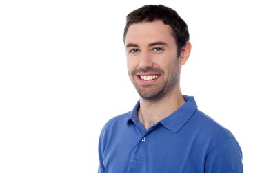 genç gülümseyen biri rahat çekim