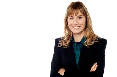 Kurumsal lady beyaz zemin üzerine poz