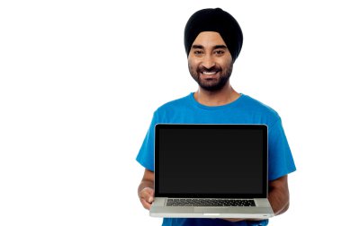 Satılık yepyeni laptop çıktı!