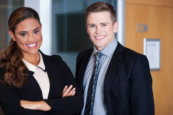 Cadres d'entreprise au bureau — Photo