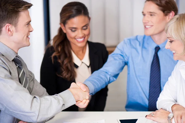 Corporate guys shaking hands — Stock Photo, Image