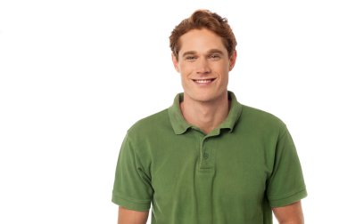 beyaz bitti izole gülümseyen yakışıklı adam