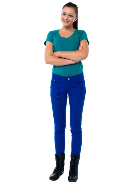 Confident young woman in trendy attire — Stock Photo, Image