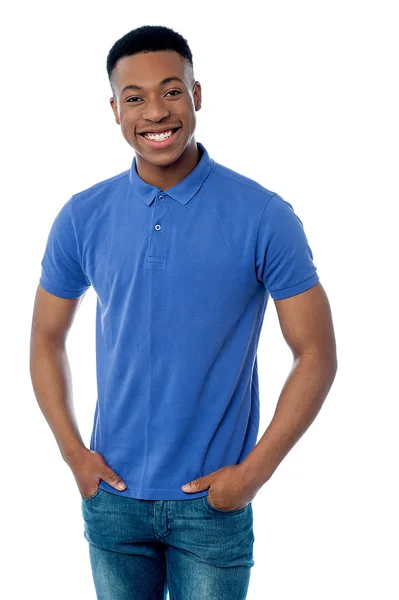 Alegre joven modelo africano —  Fotos de Stock