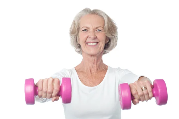 Mulher idosa feliz exercício — Fotografia de Stock