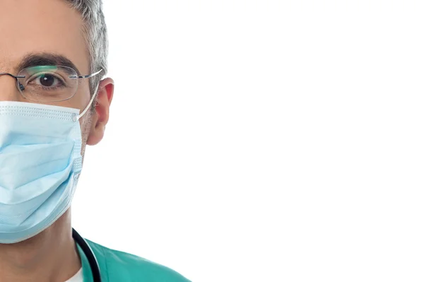 Mužské doktor s obličejovou maskou — Stock fotografie