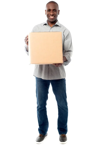 African man deliver the parcel — Stock Photo, Image