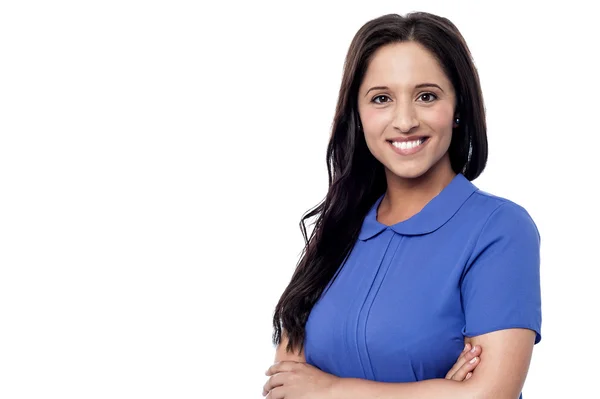 Mujer posando con los brazos cruzados —  Fotos de Stock