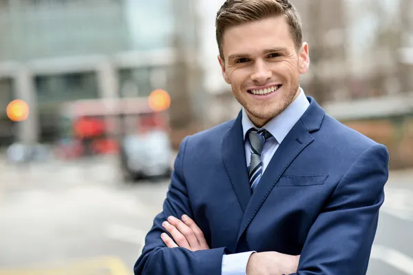 Smiling businessman — Stock Photo, Image