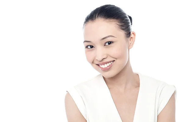 Atractivo retrato de mujer sonriente — Foto de Stock