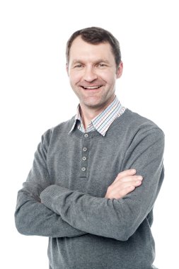adam katlanmış silah ile poz