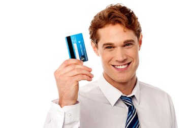 kredi kartı şirket adam gülümsüyor