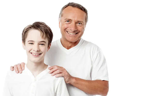 Feliz padre e hijo sobre fondo blanco —  Fotos de Stock