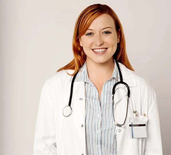 Feliz médico mujer — Foto de Stock