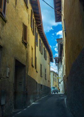 Tipik İtalyan sokakları. Avrupa 'da farklı sokak inşaatları. 