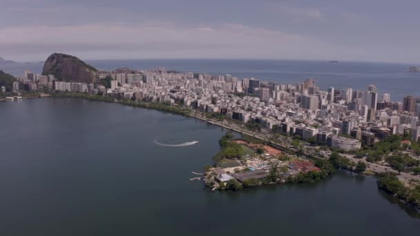ラグーンと地区のイパネマとレブロン ジャネイロ ブラジル 南アメリカの空撮 — ストック動画
