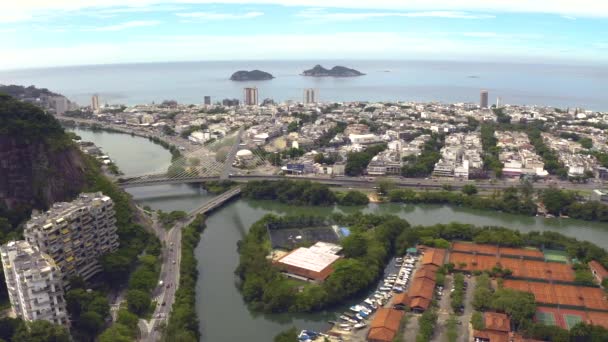 一个有海有河的城市巴西里约热内卢市 Barra Tijuca区 — 图库视频影像