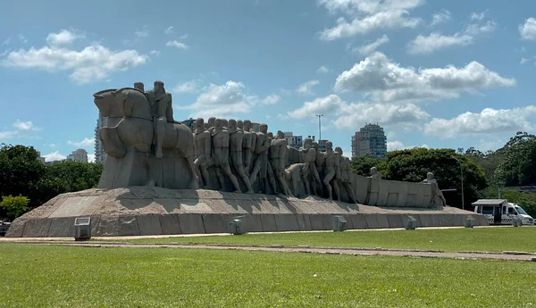 Monuments Importants Dans Monde Monumento Bandeiras Monument Aux Drapeaux Dans — Photo