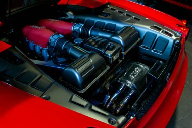 Ferrari Araba Motoru. Ferrari F430 Spider, Pininfarina tarafından tasarlanmış bir İtalyan spor otomobili..