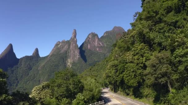 迷人的风景和奇异的山脉 上帝的手指山 巴西里约热内卢州Terespolis — 图库视频影像
