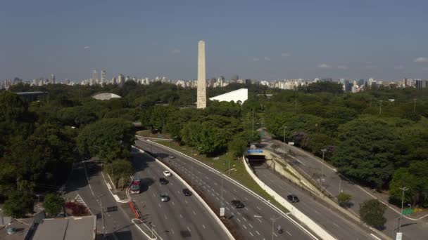 Sao Paulo Brazilië Mei Avenue Achtergrond Obelisk Van Ibirapuera Park — Stockvideo