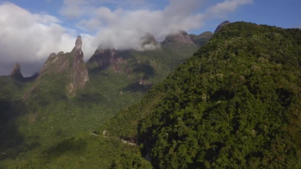 Luftaufnahme Der Alpen Berg Des Fingers Gottes Stadt Teresopolis Bundesstaat — Stockvideo