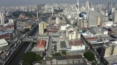 Büyük bir şehrin havadan görünüşü. Sao Paulo şehri, Brezilya. Güney Amerika.