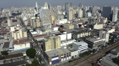 Büyük şehir hava manzarası. Sao Paulo şehri, Cantareira Caddesi, Brezilya.