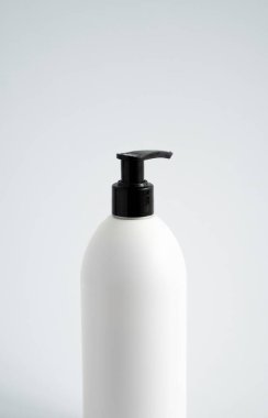 Plastik şampuan şişesi. Tasarım için şablonu düzenle