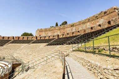 Messina, Sicilya, İtalya 'daki Güzel Yunan Taormina Tiyatrosu' nun Panoramik Manzaraları.