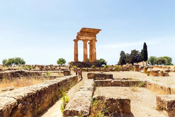 Panoramatické Památky Chrámu Dioscuri Tempio Dei Dioscuri Údolí Chrámů Agrigento — Stock fotografie