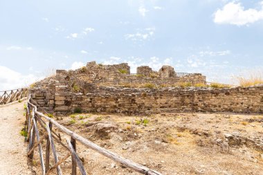 Trapani, Sicilya, İtalya 'daki Segesta Arkeoloji Parkı' ndaki Cami Genel Görüş Alanı (Moschea).