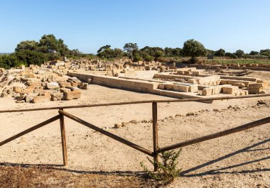 Trapani, Marsala, İtalya 'daki Herkül Tapınağı' nın (Tempio di Ercole) panoramik manzaraları..