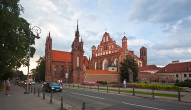 Vilnius 'taki St. Anna Kilisesi,