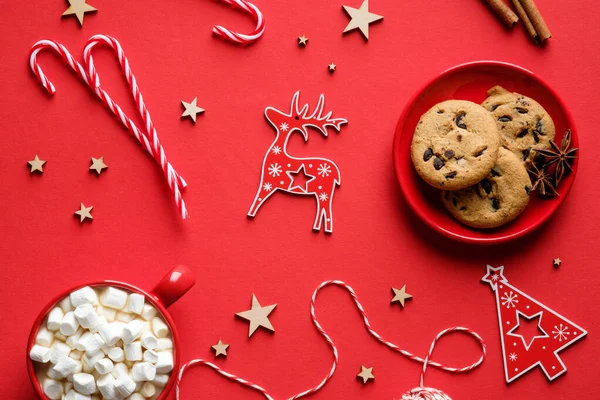 Galletas Navidad Chocolate Caliente Con Malvaviscos Decoraciones Festivas Sobre Fondo — Foto de Stock