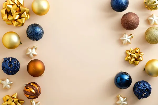 Fond Noël Beige Avec Décoration Dorée Bronze Boules Bleues Noël — Photo