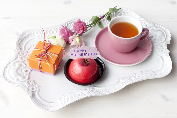 Tray with presents for Mothers Day (Mother's Day) — Stock Photo, Image