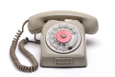 Beyaz arka plan üzerinde izole eski stil telefon