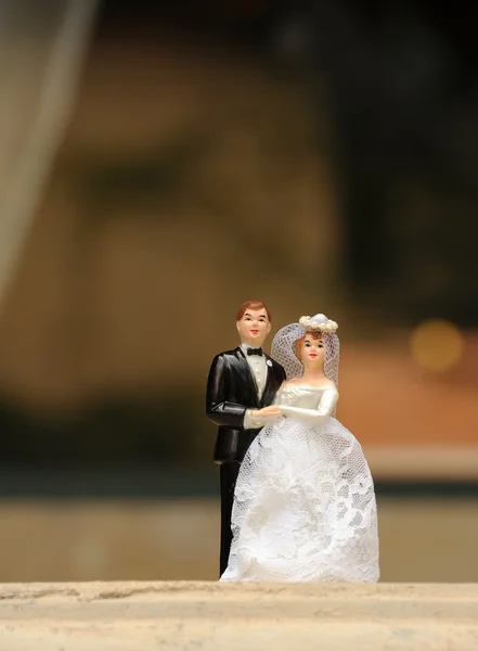結婚式のカップル人形 — ストック写真