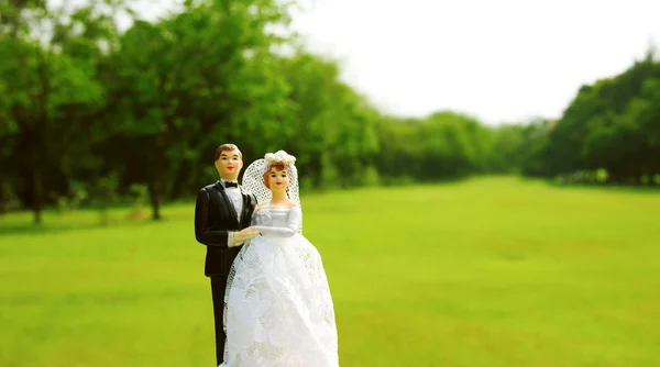 Wedding bride and groom couple dolls — Stock Photo, Image