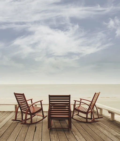 Plaj sandalye balkon — Stok fotoğraf