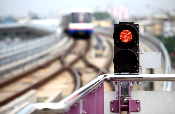 Señal de tráfico Sky-train — Foto de Stock