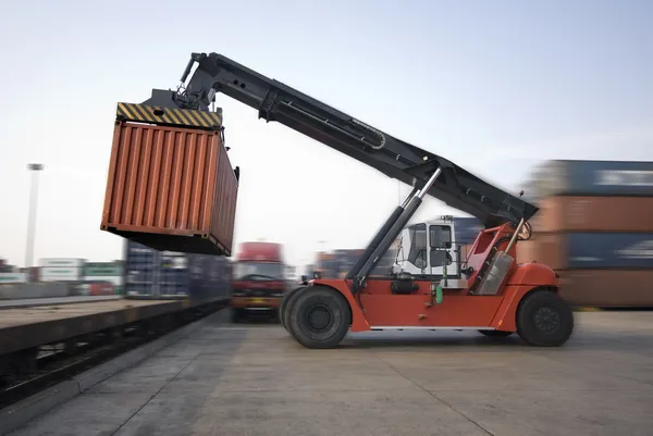 Werking van de container in de haven — Stockfoto