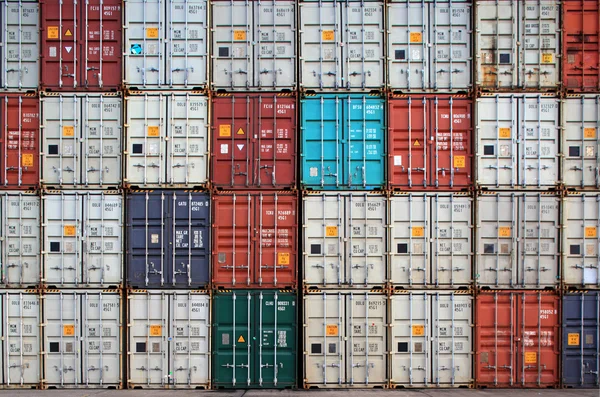 Container in einem internationalen Hafen Containerschifffahrt — Stockfoto