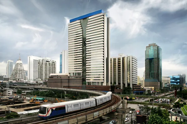 Tren aéreo en Bangkok — Foto de Stock