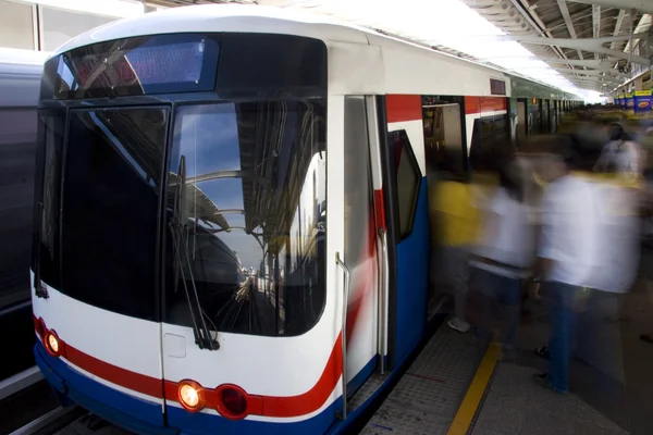 Tren aéreo en Bangkok — Foto de Stock