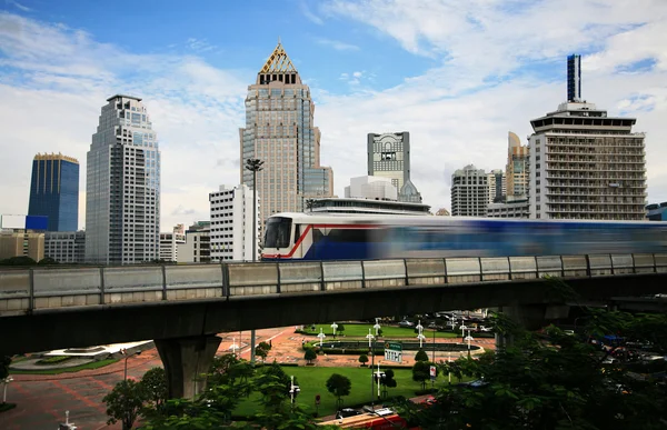 Sky train in Bangkok — Stock Photo, Image